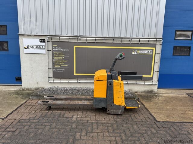 VS-21907 Electric pallet truck Jungheinirch ERE120 Forks 1400mm JUNGHEINRICH ERE120