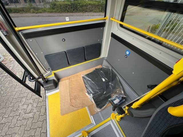 City bus MERCEDES-BENZ Sprinter 15+27 Linienbus Niederflur Rollstuhl