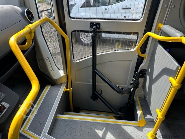 City bus MERCEDES-BENZ Sprinter 15+27 Linienbus Niederflur Rollstuhl
