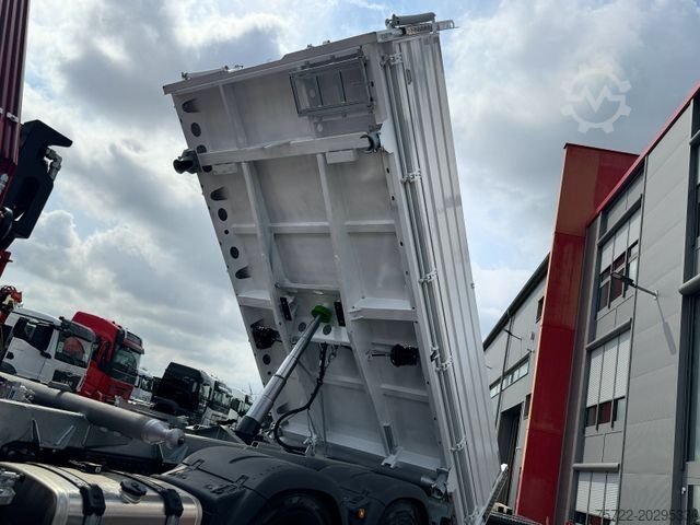Three-sided tipper truck MAN TGS 26.480 6x4 Krankipper Fassi/SOFORT VERFÜGBAR