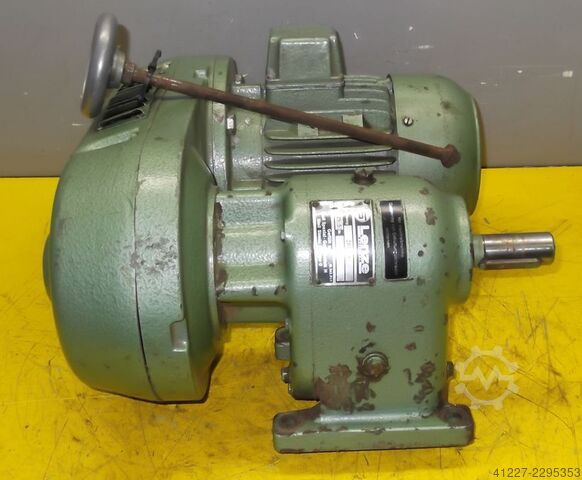 Adjustable gear motor 0.75 kW 21-118 rpm Lenze 155-ZNA0-80-4