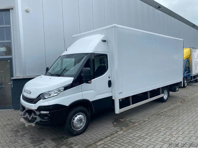 Transporter mit Koffer IVECO Daily 70C18 Hi-Matic Koffer mit Ladebordwand