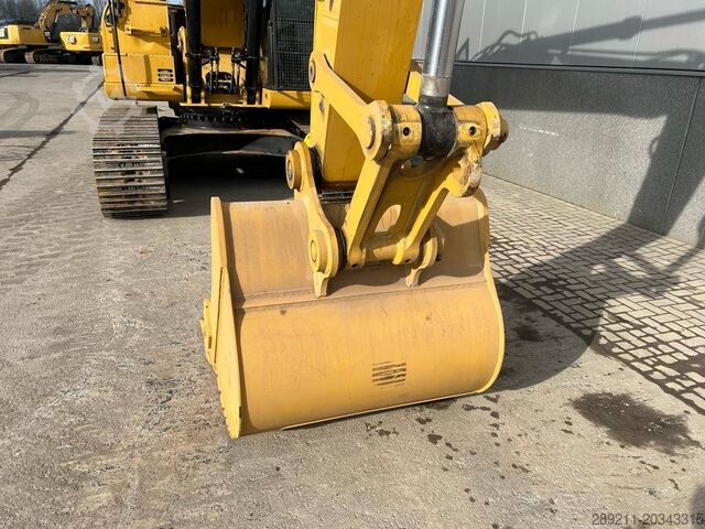 Crawler excavator CAT 320 D3 GC