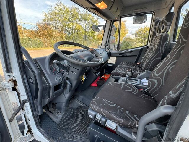 Pick-up van IVECO 75E16 Pritsche mit Kran Fassi