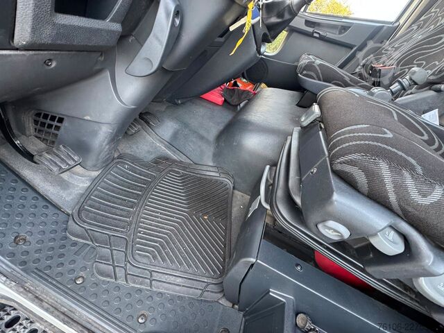 Pick-up van IVECO 75E16 Pritsche mit Kran Fassi