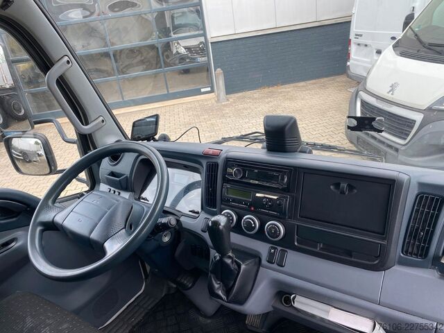 Box van FUSO Canter 7C15 Koffer mit Ladebordwand