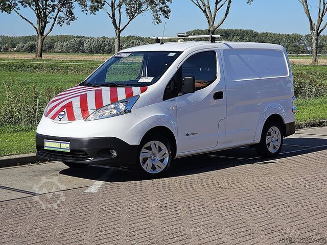 High-roof van NISSAN E-NV200 ac aut wltp 200 kms