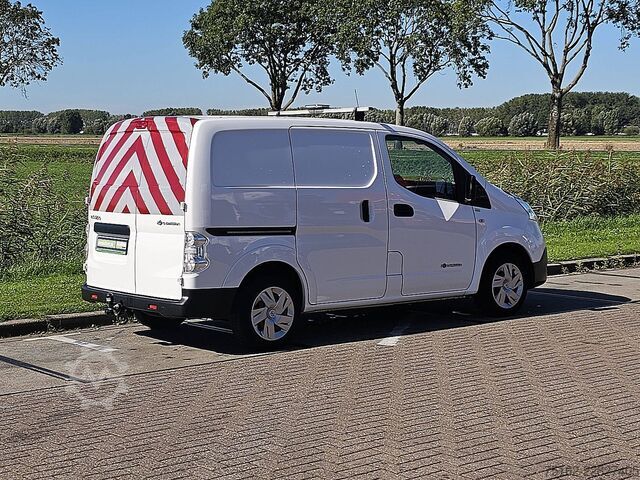 High-roof van NISSAN E-NV200 ac aut wltp 200 kms
