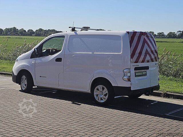 High-roof van NISSAN E-NV200 ac aut wltp 200 kms