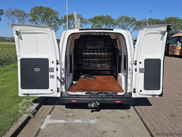 High-roof van NISSAN E-NV200 ac aut wltp 200 kms
