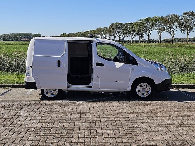 High-roof van NISSAN E-NV200 ac aut wltp 200 kms