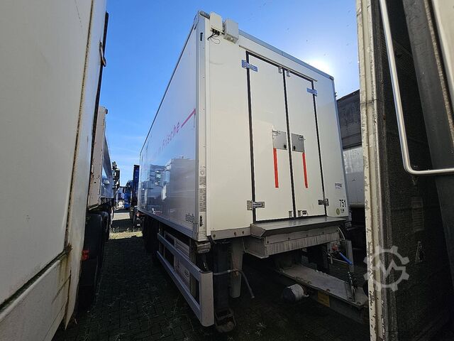 Kühl-/Tiefkühltransport  ASZ18008