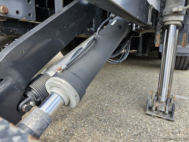 Suitcase MAN TGM 26.320 / 6x2-4 / LBW / 6000kg TAIL LIFT