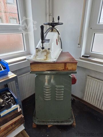 Swing Arm Punch Schön & Cie G.m.b.H. 