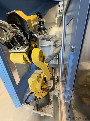 CNC-Bearbeitungszentrum mit Roboter CHIRON FZ 15 WM HS