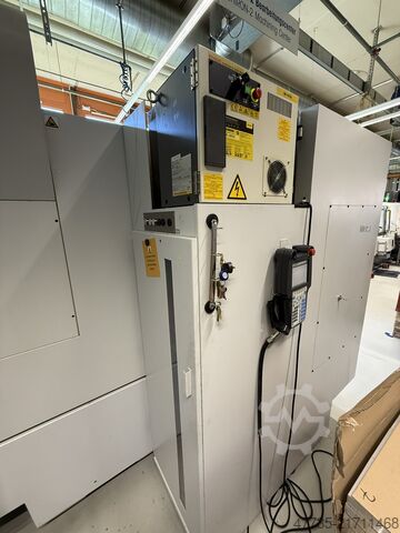 CNC-Bearbeitungszentrum mit Roboter CHIRON FZ 15 WM HS