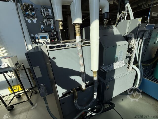 CNC-Bearbeitungszentrum mit Roboter CHIRON FZ 15 WM HS