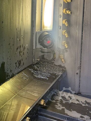 CNC-Bearbeitungszentrum mit Roboter CHIRON FZ 15 WM HS