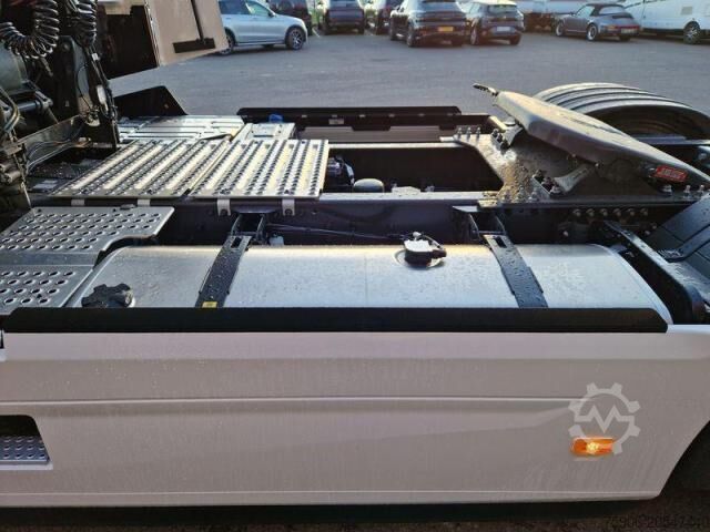 Standard tractor unit Renault Gamme T High 520