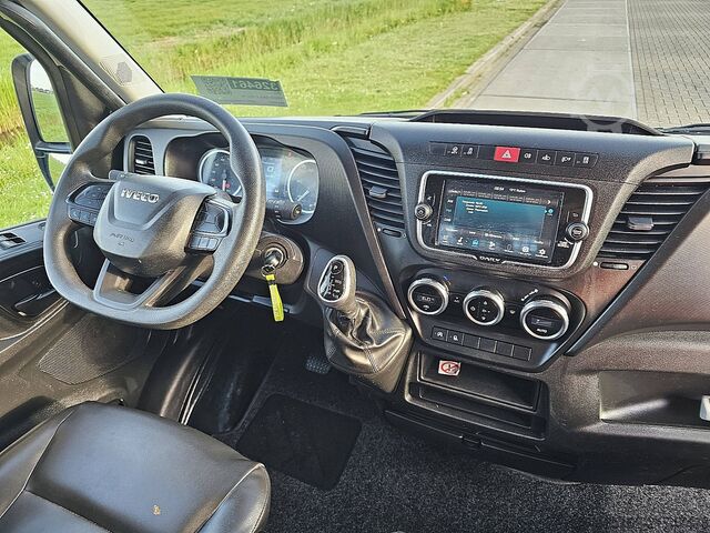Loading platform IVECO DAILY 35C14  Open-Laadbak