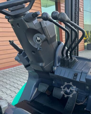 4-wheel forklift Mitsubishi FD35NT /Diesel/Only 6012 hours/New Price