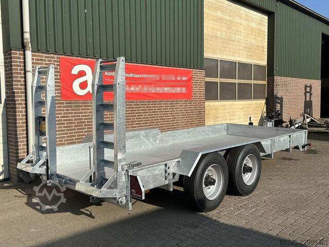 Equipment trailer  