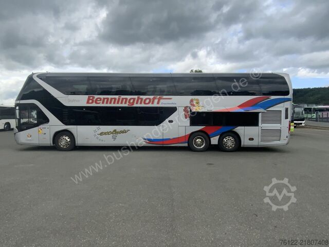 Double decker Neoplan Skyliner L