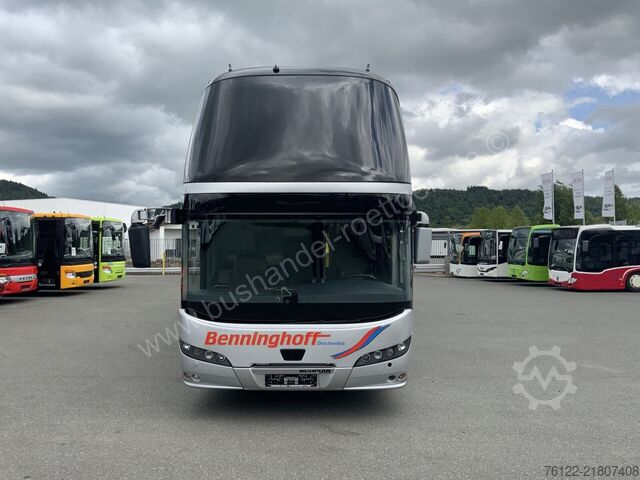 Double decker Neoplan Skyliner L