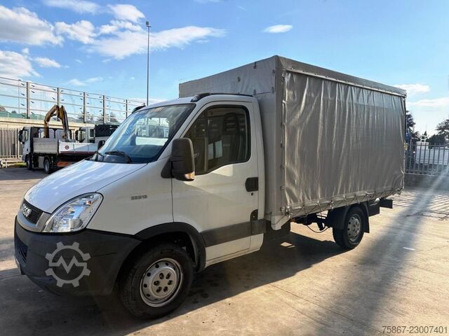 Lkw mit Planenaufbau IVECO Daily 35S13