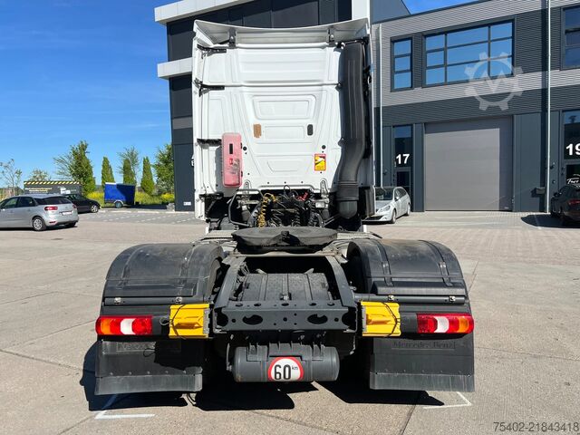 Standard tractor Mercedes-Benz Actros 1945 / Retarder / 2x Tank / Stand Airco