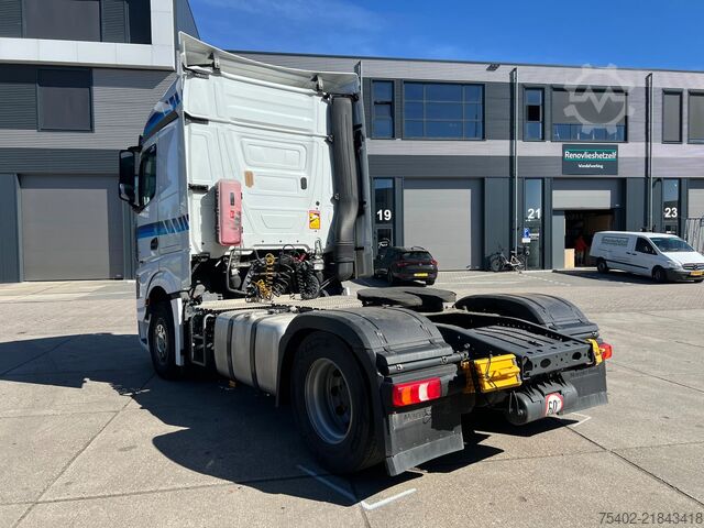 Standard tractor Mercedes-Benz Actros 1945 / Retarder / 2x Tank / Stand Airco