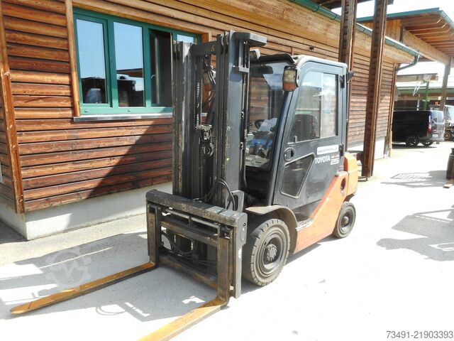 Forklift Toyota 02-8FDF25 Triplex + SS + ZV + Kabine