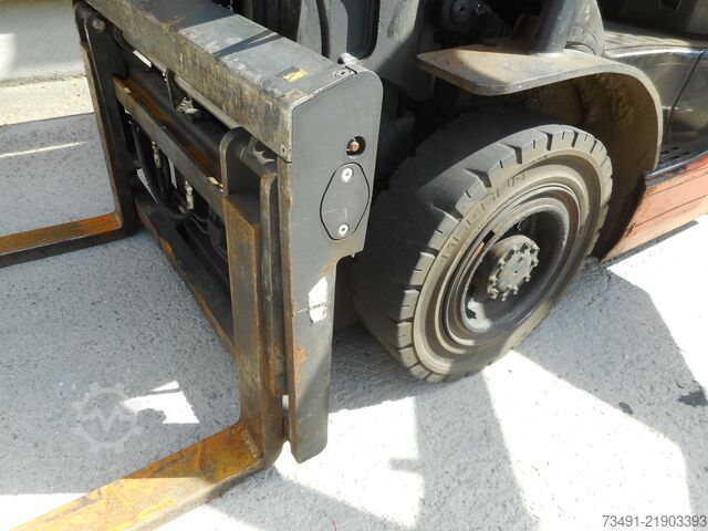 Forklift Toyota 02-8FDF25 Triplex + SS + ZV + Kabine