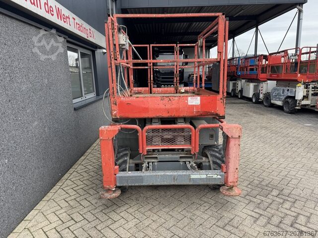 SKYJACK SJ 6826RT Scherenarbeitsbühne SCISSOR 2014 4x4 Kubota, Arbeitshöhe 10 m SKYJACK SJ6826RT Schaarhoogwerker SCISSOR 2014 4X4 Kubota 10mtr Werkhoogte