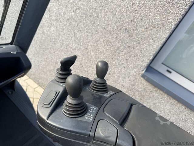 Linde H30D-02 Duplex 450 Sideshift / Fork Positioner VW Diesel 2014 LINDE H30D-02 Duplo 450 Sideshift /  Vorkversteller VW Diesel 2014