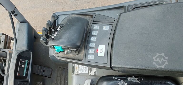 Elektrisch – 3 Räder Jungheinrich EFG 213 LI ION 2022y/ 3.3m/ 6883h/ 4v