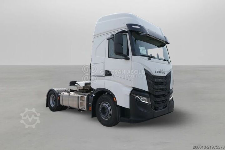 IVECO S-Way AS440S48T/P truck tractor IVECO S-Way AS440S48T/P