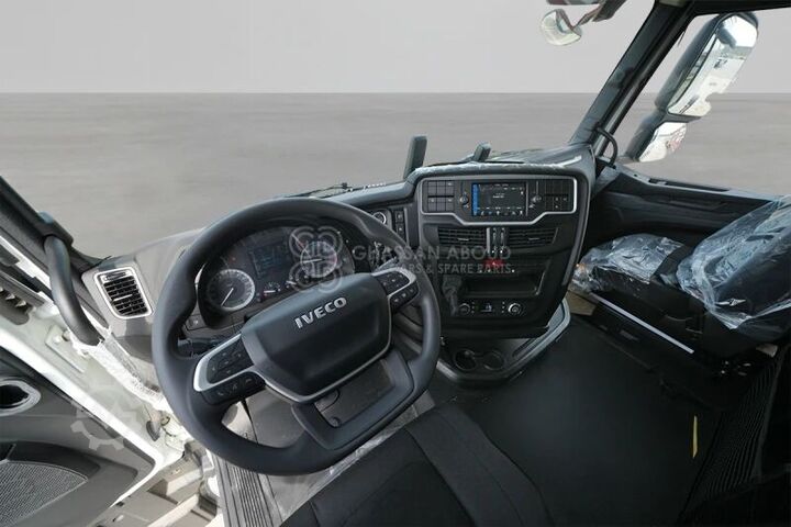 IVECO S-Way AS440S48T/P truck tractor IVECO S-Way AS440S48T/P