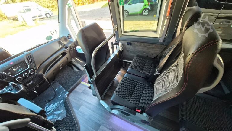 Kleinbus IVECO 2x Daily 70 Lagerfahrzeug Ferqui Sunrise 2,5 m B
