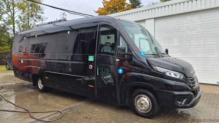 Kleinbus IVECO 2x Daily 70 Lagerfahrzeug Ferqui Sunrise 2,5 m B