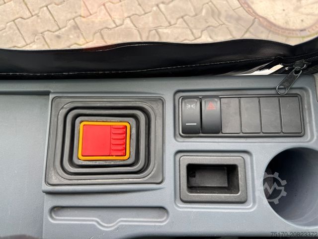 Frontstapler JUNGHEINRICH EFG 215 / Triplex: 4.25m! / SS / nur 3.298h!