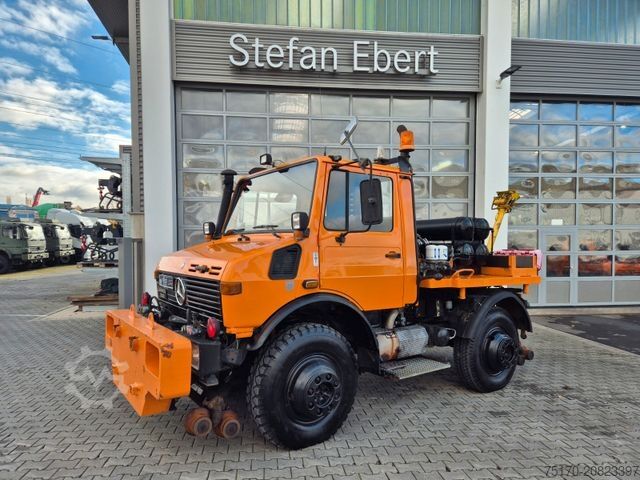 Spezial-LKW MERCEDES-BENZ Unimog U1600 4x4 Zweiweg ZW 100 S Railway 11584h