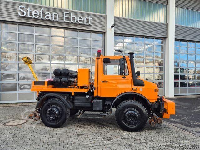 Spezial-LKW MERCEDES-BENZ Unimog U1600 4x4 Zweiweg ZW 100 S Railway 11584h