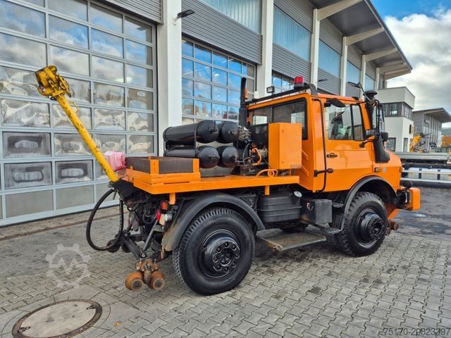 Spezial-LKW MERCEDES-BENZ Unimog U1600 4x4 Zweiweg ZW 100 S Railway 11584h