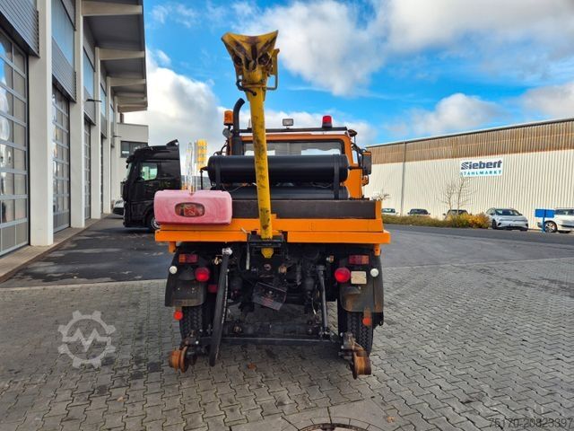 Spezial-LKW MERCEDES-BENZ Unimog U1600 4x4 Zweiweg ZW 100 S Railway 11584h