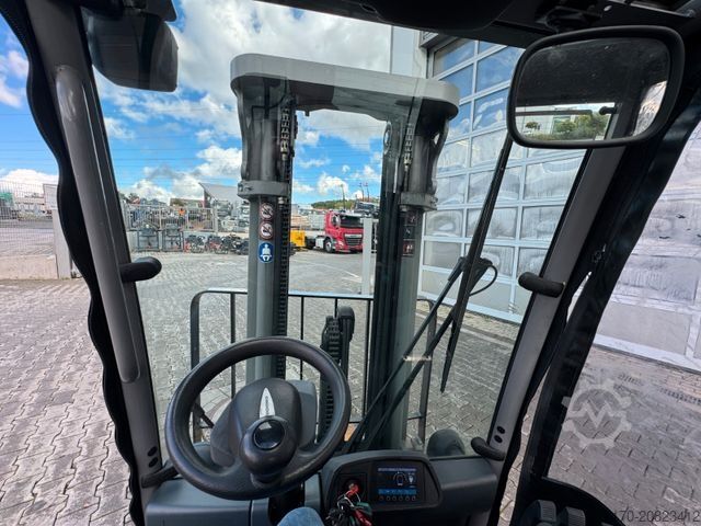 Frontstapler JUNGHEINRICH EFG 215 / Triplex: 4.25m! / SS / nur 3.092h!