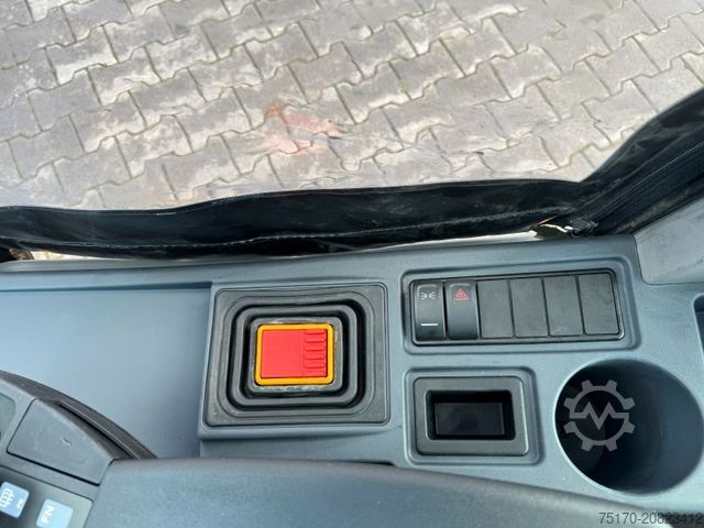 Frontstapler JUNGHEINRICH EFG 215 / Triplex: 4.25m! / SS / nur 3.092h!