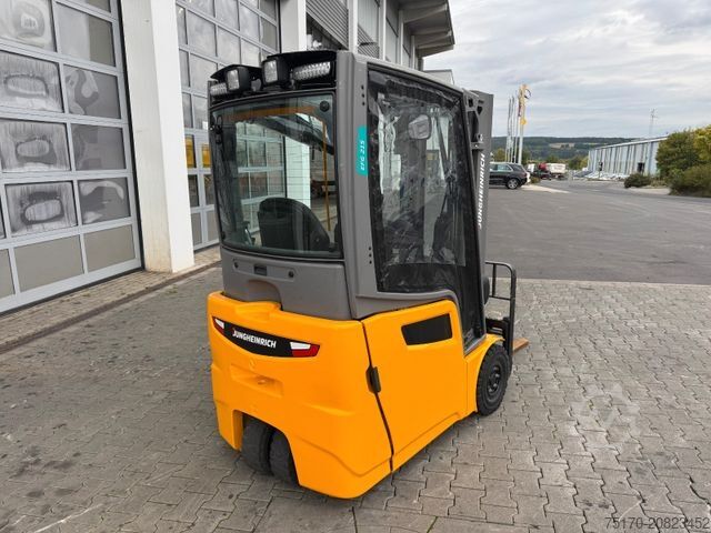 Frontstapler JUNGHEINRICH EFG 215 / Triplex: 4.25m! / SS / 4.168h / 2024