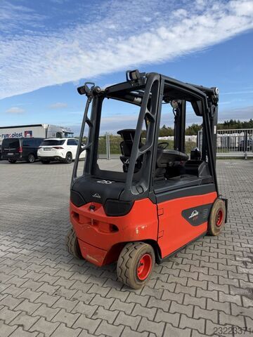 Elektro 4 Rad-Stapler Linde E25L-01