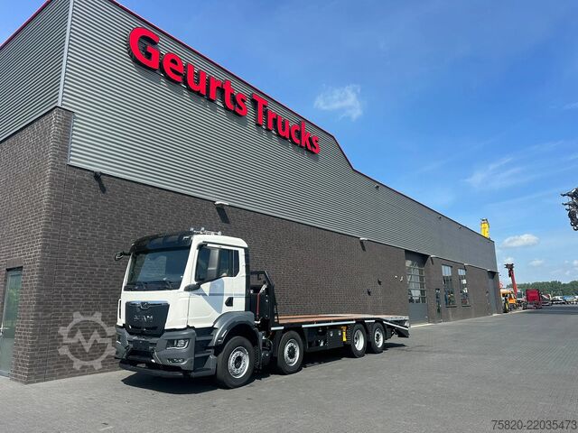Car carrier van MAN TGS 35.520 8X2 OPRIJWAGEN/MACHINE TRANSPORTER/P...